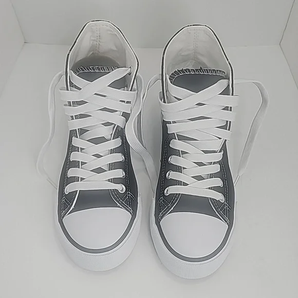 Unisex Canvas Sneakers, Size 6, Color Black and White - Picture 3 of 7